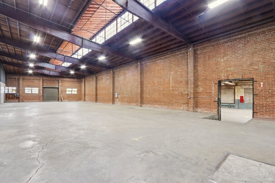 6505 McKinley Ave, Los Angeles, CA à louer - Photo de l’immeuble – Image 2 sur 29