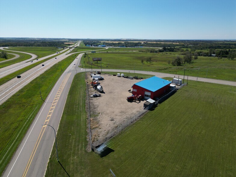 3208 52 Av, Innisfail, AB à vendre - Photo de l’immeuble – Image 2 sur 19