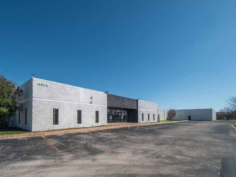 4806 Commercial Park Dr, Austin, TX à louer - Photo de l’immeuble – Image 1 sur 15
