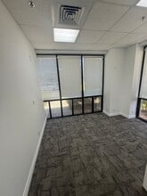 3980 Tampa Rd, Oldsmar, FL à louer Photo intérieure– Image 2 sur 9