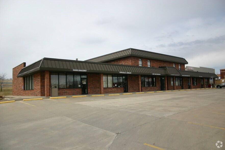 2400 S Lee's Summit Rd, Independence, MO à louer - Photo de l’immeuble – Image 2 sur 10