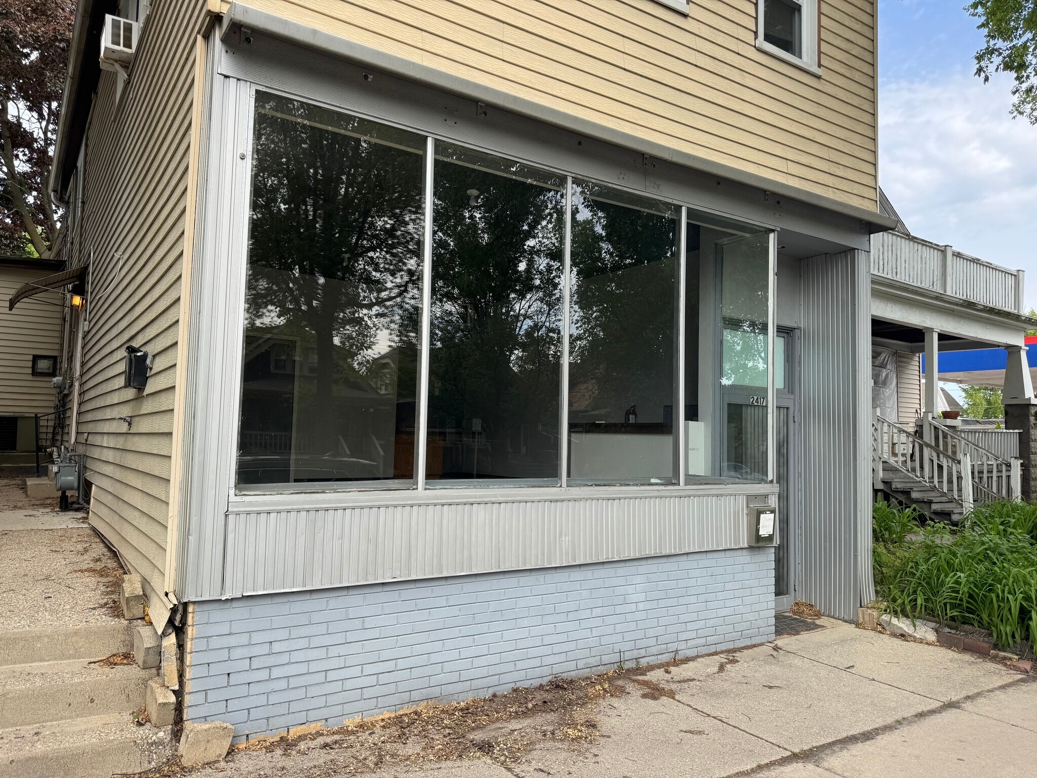 2417 S Howell Ave, Milwaukee, WI à louer Photo intérieure– Image 1 sur 3