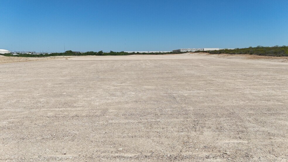 800 El Pico Rd, Laredo, TX à louer - Photo de l’immeuble – Image 3 sur 6