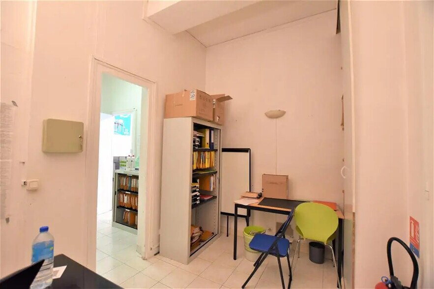 Local commercial dans Paris à louer - Photo de l’immeuble – Image 3 sur 7
