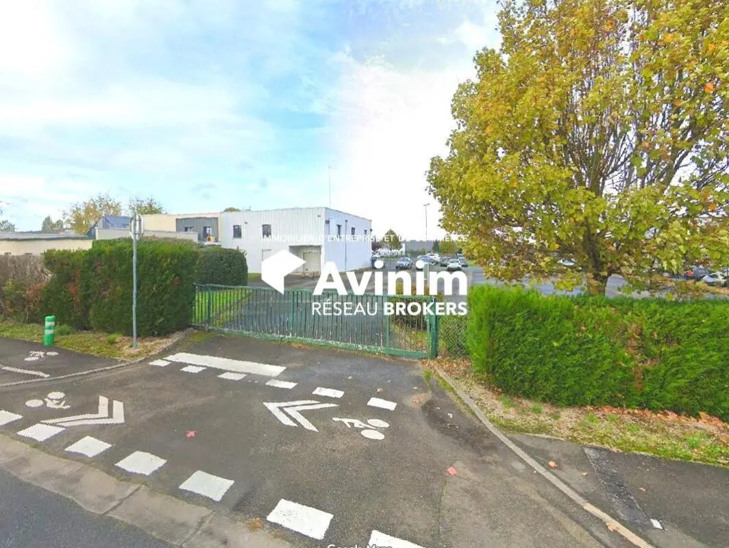 Bureau dans Ormes à louer Photo de l’immeuble– Image 1 sur 13