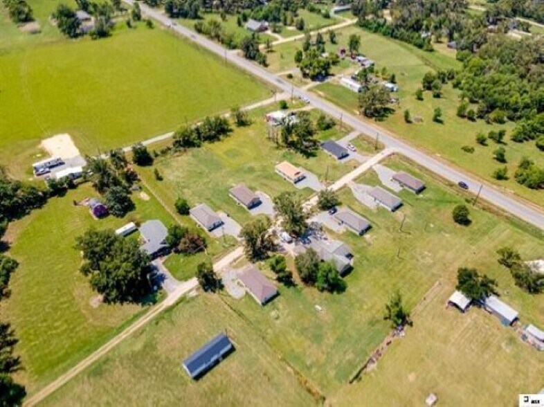 24 Steep Dr. portefeuille de 1 biens à vendre sur LoopNet.fr - Photo de l’immeuble – Image 1 sur 5