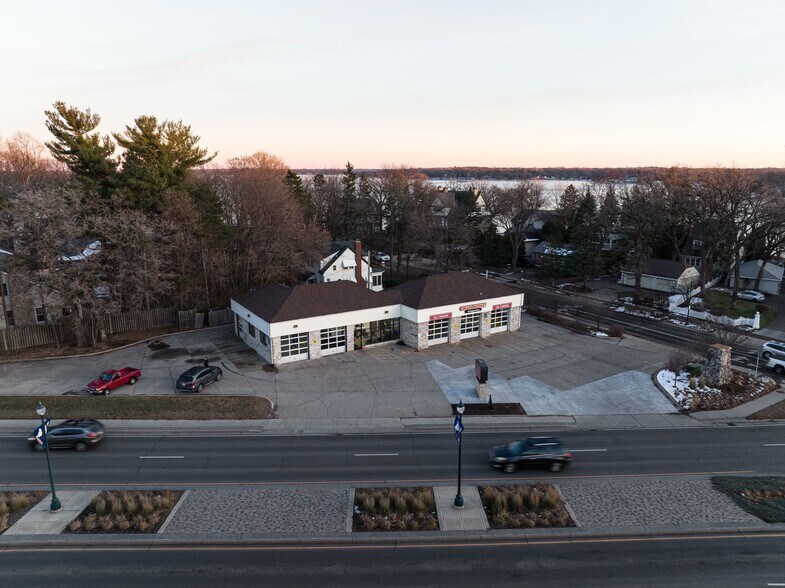 4561 Lake Ave, White Bear Lake, MN à vendre - Photo de l’immeuble – Image 3 sur 5