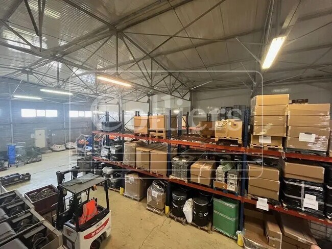 Plus de détails pour Bureau, Local d'activités à louer