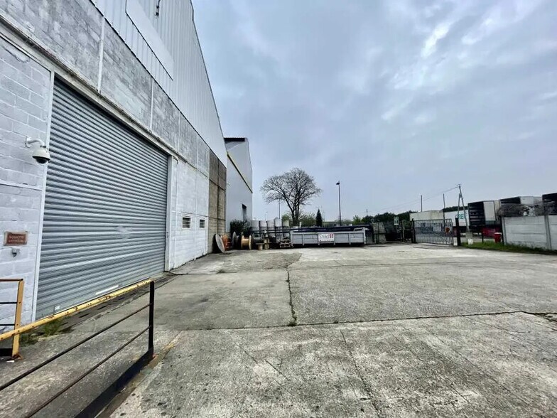 Industriel/Logistique dans Rouen à louer - Photo de l’immeuble – Image 3 sur 20