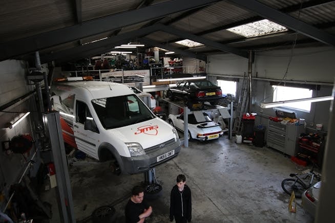 Cobham Rd, Wimborne, DOR BH21 7RE - Lot 98 -  - Photo intérieure - Image 1 of 2