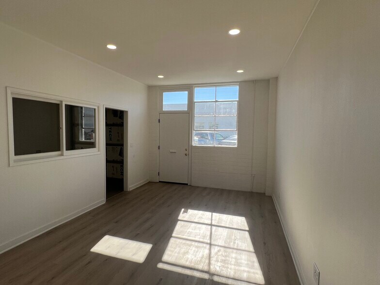 8210 Lankershim Blvd, North Hollywood, CA à louer - Photo de l’immeuble – Image 3 sur 11