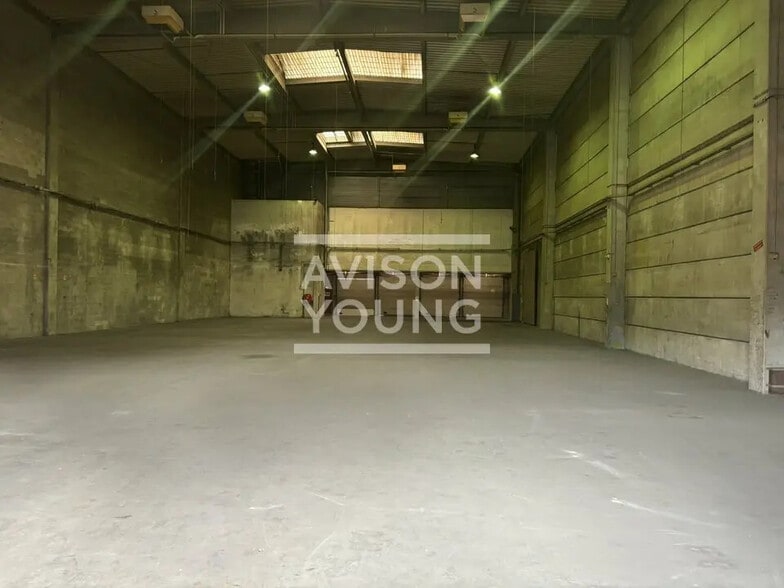 Local d’activités dans Saint-Ouen-sur-Seine à louer - Photo intérieure – Image 1 sur 5