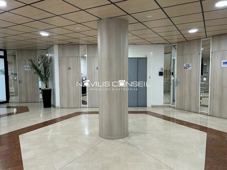 Bureau dans Blagnac à louer - Hall d’entrée – Image 3 sur 5