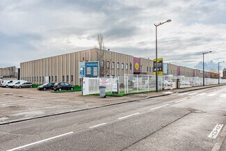 Plus de détails pour Local d'activités à louer