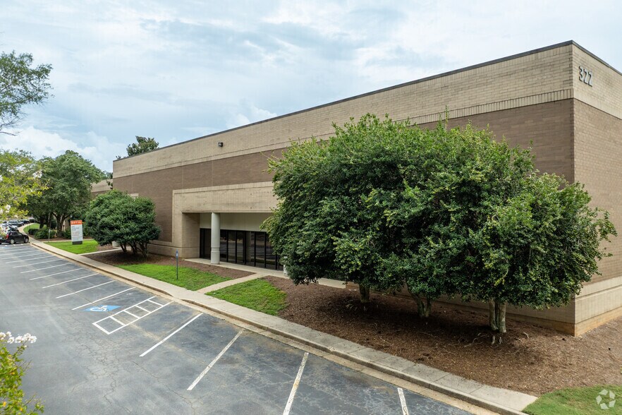 322 Thornton Rd, Lithia Springs, GA à louer - Photo de l’immeuble – Image 2 sur 5