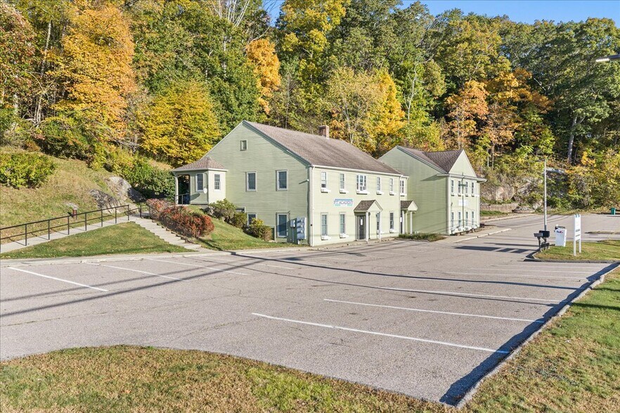 620 Route 32, Uncasville, CT à vendre - Photo de l’immeuble – Image 3 sur 26