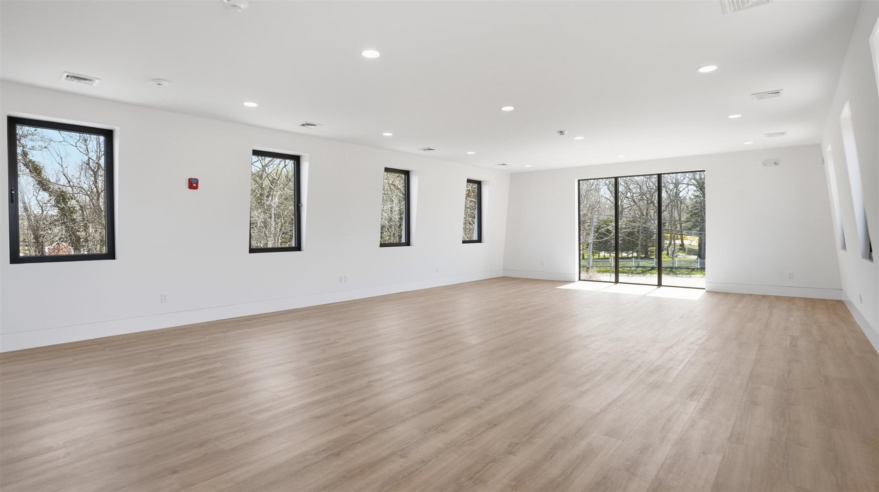200 W Montauk Hwy, Hampton Bays, NY à louer Photo intérieure– Image 1 sur 5