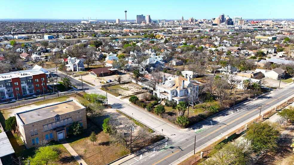 1302 Grayson st, San Antonio, TX à louer - Photo de l’immeuble – Image 2 sur 8