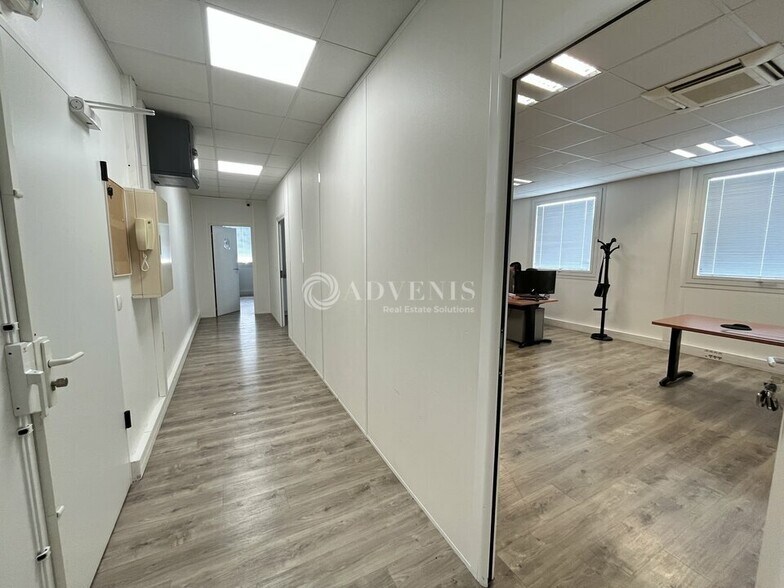 Bureau dans Tremblay-en-France à louer - Photo intérieure – Image 3 sur 8