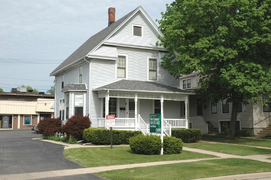 8 Richards St, Geneva, IL à vendre - Photo principale – Image 1 sur 15