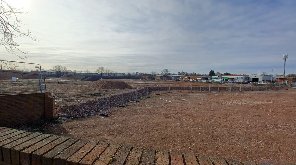 Trent Valley Rd, Lichfield à louer - Photo principale – Image 1 sur 6