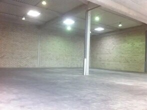 Local d’activités dans Élancourt à louer Photo intérieure– Image 2 sur 2