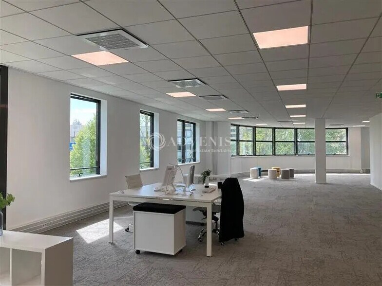 Bureau dans Vélizy-Villacoublay à louer - Photo de l’immeuble – Image 2 sur 8