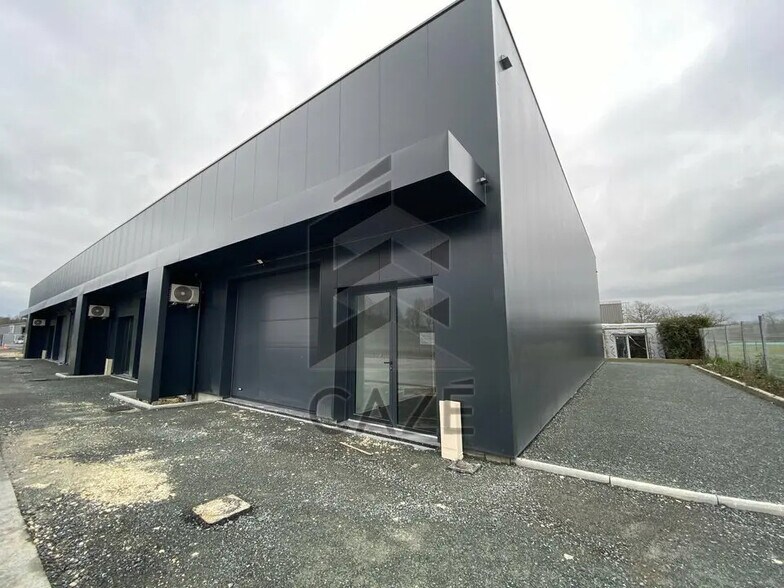Local d’activités dans Baurech à louer - Photo de l’immeuble – Image 1 sur 7