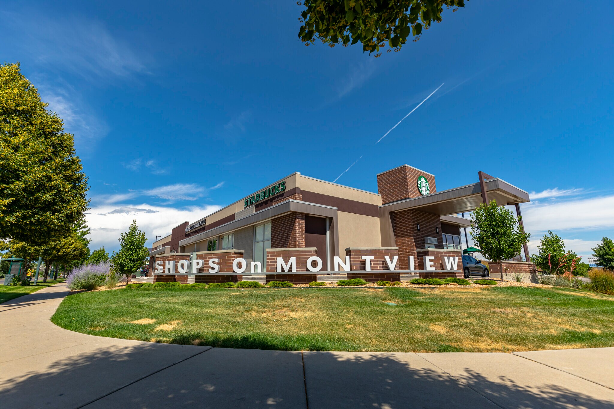 8801 E Montview Blvd, Denver, CO à louer Photo de l’immeuble– Image 1 sur 7