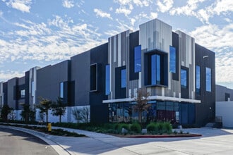 14074 Rancho Ct, Fontana, CA à louer Photo de l’immeuble– Image 1 sur 1