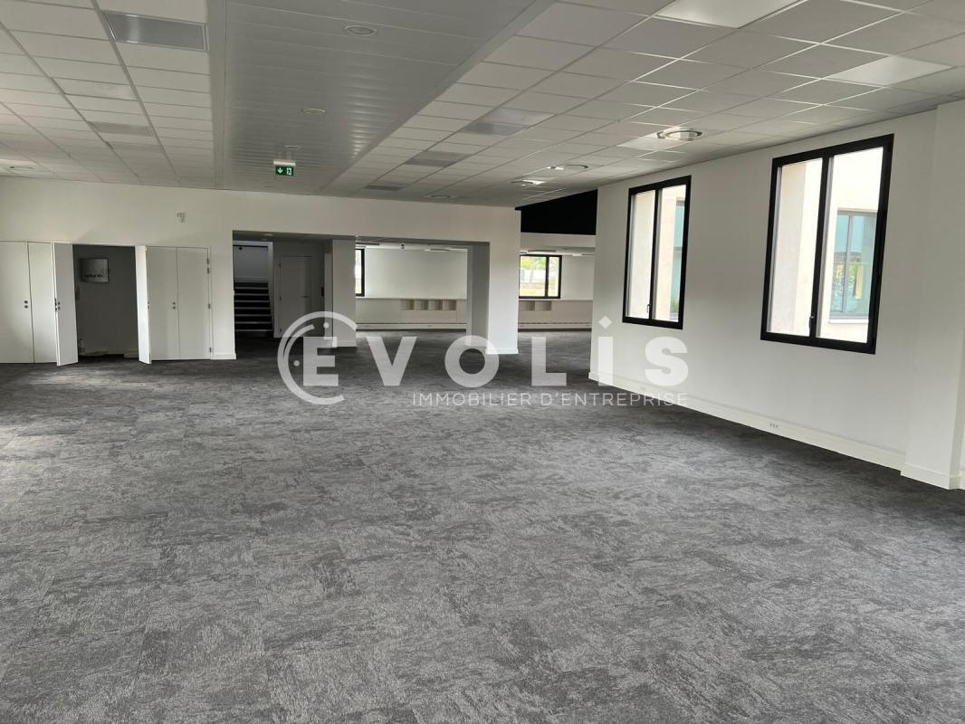 Bureau dans Vénissieux à vendre Photo de l’immeuble– Image 1 sur 30