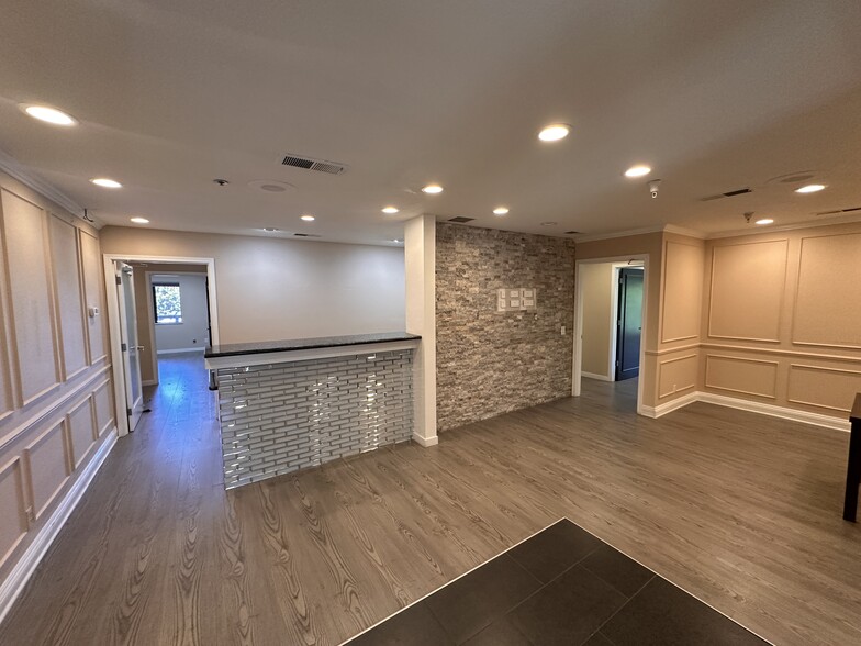 910 Major Sherman Ln, Monterey, CA à louer - Photo intérieure – Image 2 sur 24