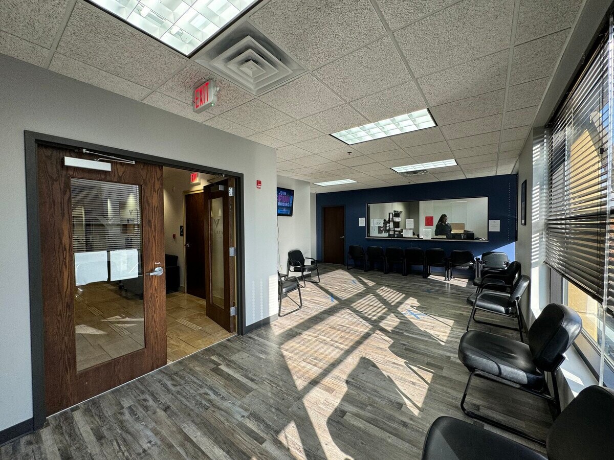2700 Old Rosebud Rd, Lexington, KY 40509 - Lot 310-350 - - Photo intérieure - Image 2 of 10