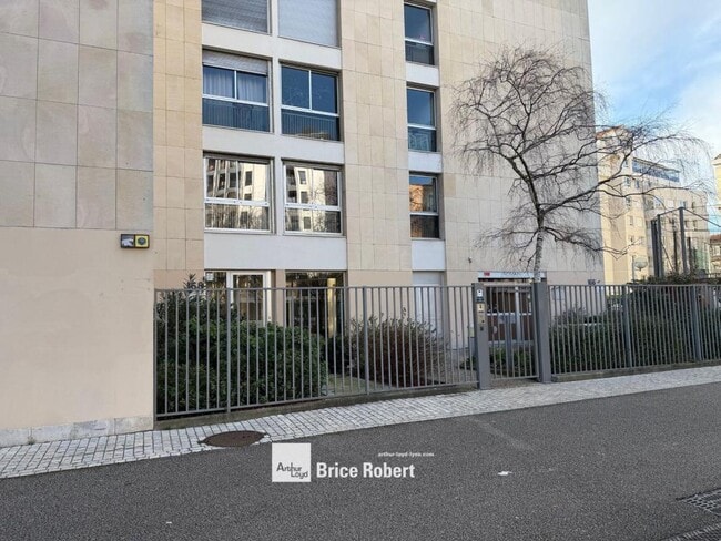 Plus de détails pour 168 Boulevard De La Croix-Rousse, Lyon - Bureau à louer