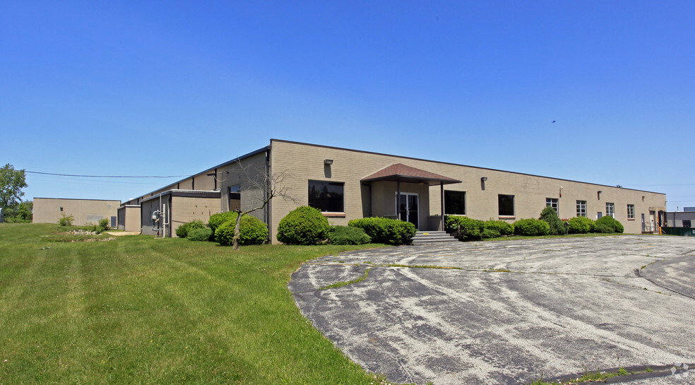 105 Koomler Dr, La Porte, IN à louer - Photo de l’immeuble – Image 2 sur 10