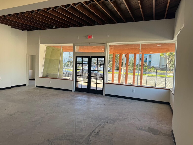 126 N Catalina Ave, Redondo Beach, CA à louer - Photo de l’immeuble – Image 3 sur 6