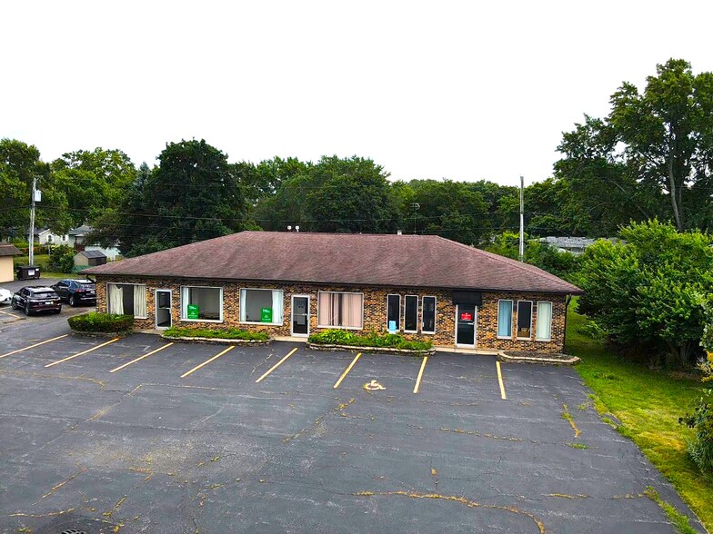 4901 W Elm St, McHenry, IL à vendre - Photo de l’immeuble – Image 2 sur 32