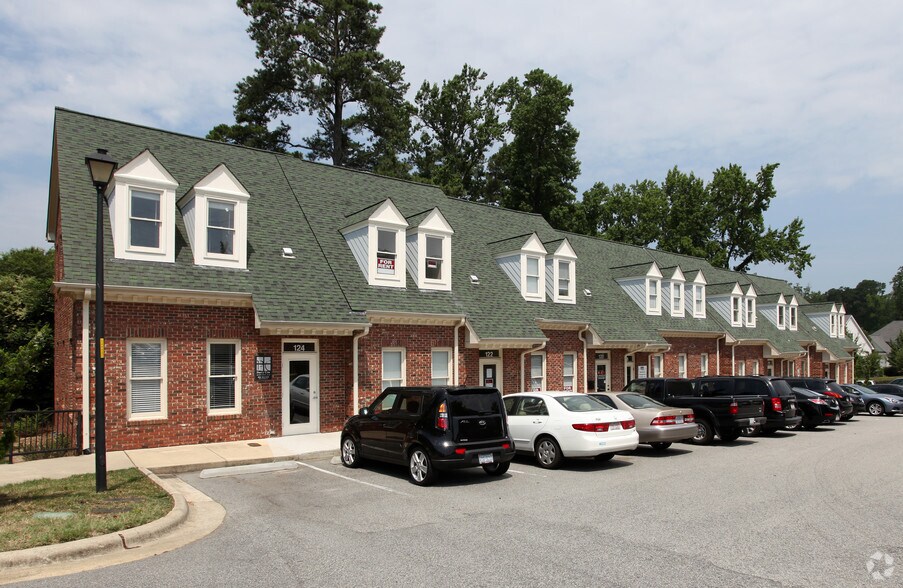 112-124 Salem Towne Ct, Apex, NC à louer - Photo principale – Image 1 sur 3