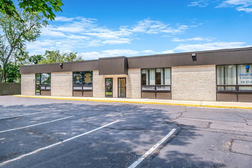 152 Islip Ave, Islip, NY à louer - Photo de l’immeuble – Image 3 sur 11