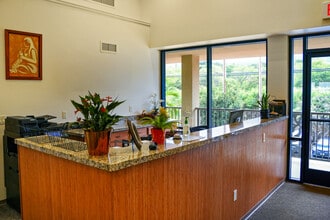 75-5905 Walua Rd, Kailua Kona, HI à louer Photo intérieure– Image 2 sur 13