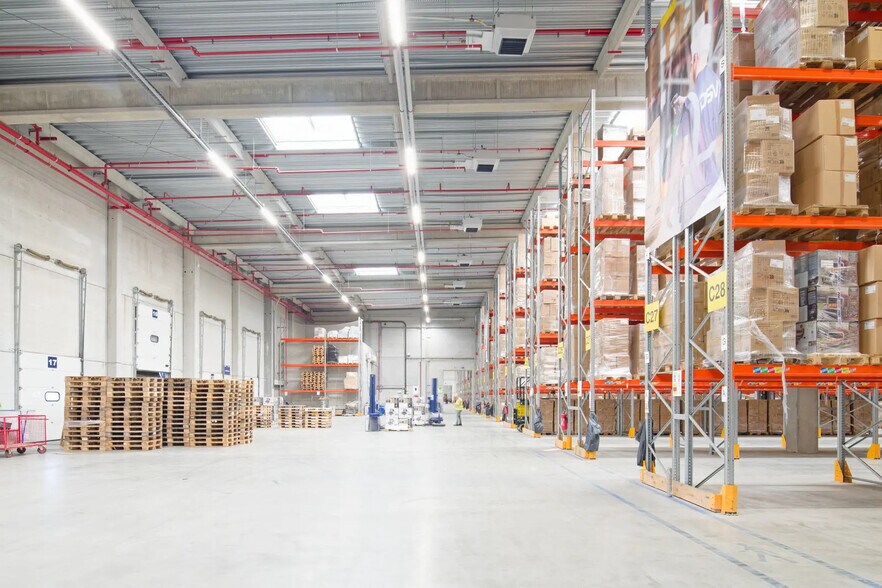 Industriel/Logistique dans Neuville-en-Ferrain à louer - Photo intérieure – Image 3 sur 3