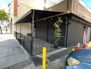 5151-5161 Hollywood Blvd, Los Angeles, CA à louer Photo de l’immeuble– Image 1 sur 4