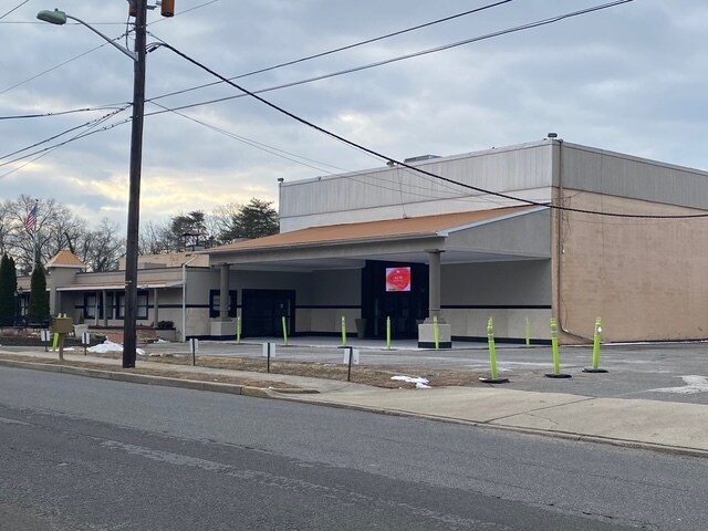 61 Whittaker St, Riverside, NJ à vendre - Photo de l’immeuble – Image 2 sur 30