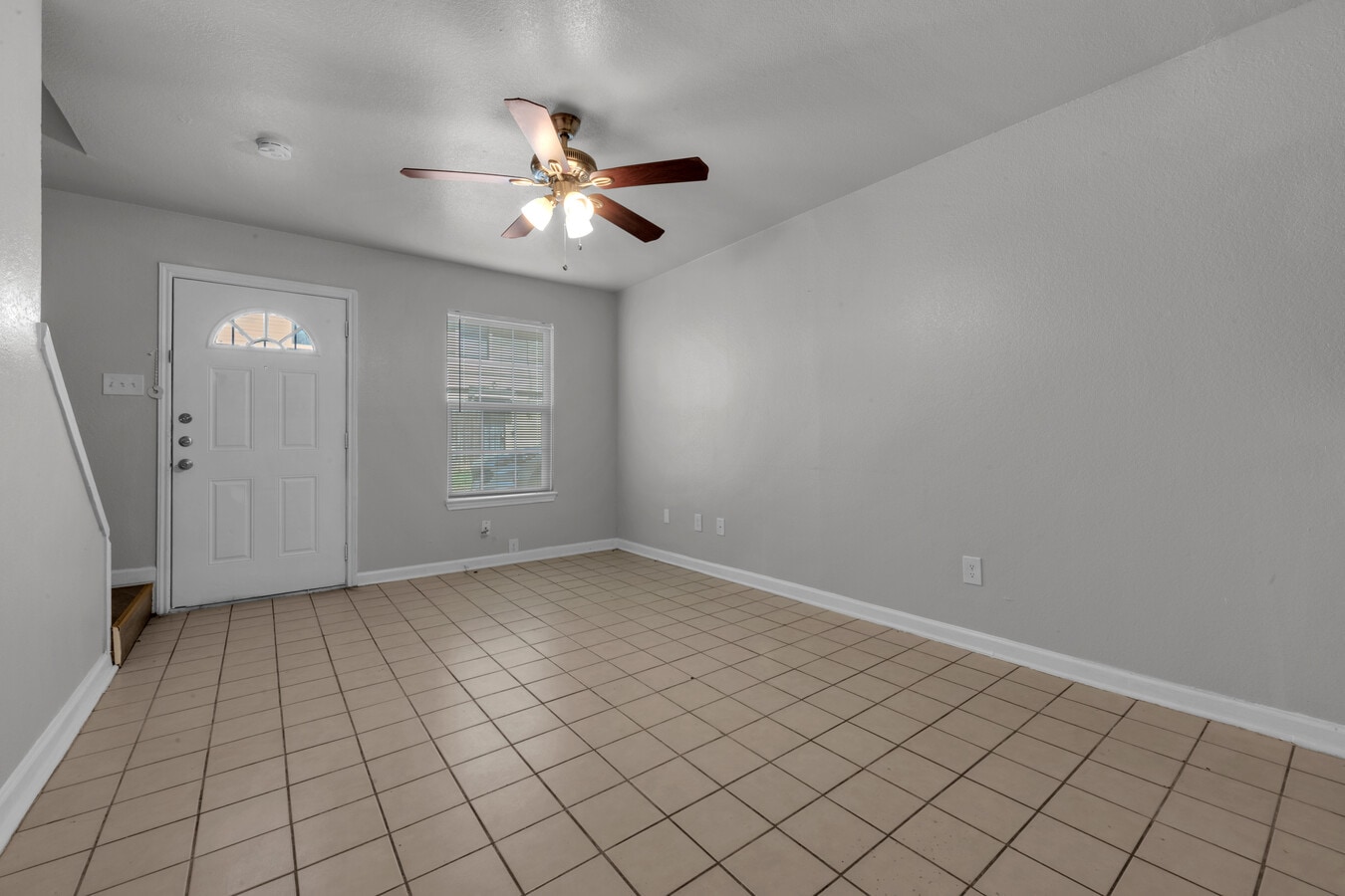 4936 Flamingo Rd, Fort Worth, TX 76119 - Lot 4 -  - Photo intérieure - Image 2 of 14