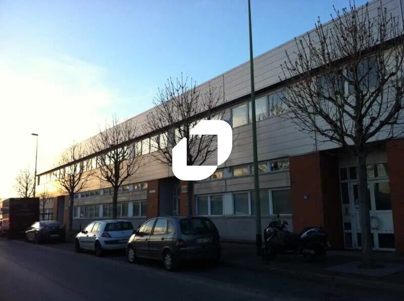 62-86 Rue Berthie Albrecht, Vitry-sur-Seine à louer - Photo de l’immeuble – Image 2 sur 21