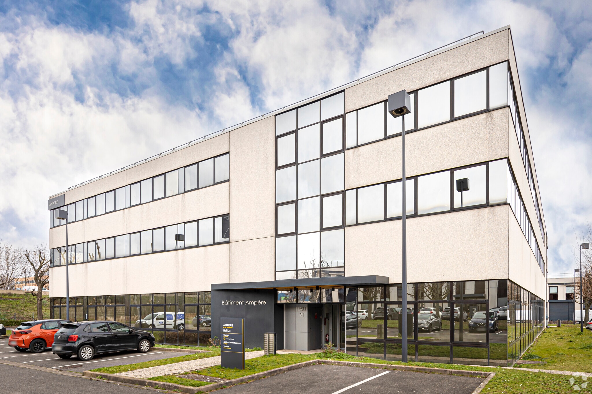 19 Rue Alexis De Tocqueville, Antony à louer Photo principale– Image 1 sur 4