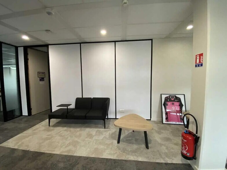 Bureau dans Rouen à louer - Photo de l’immeuble – Image 3 sur 6