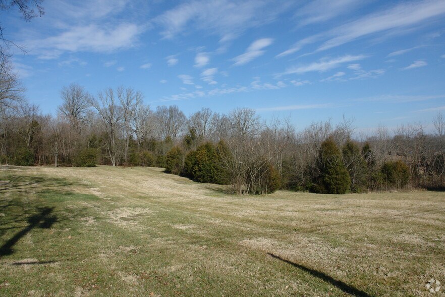 5853 Mt View Rd, Antioch, TN à vendre - Photo de l’immeuble – Image 2 sur 7