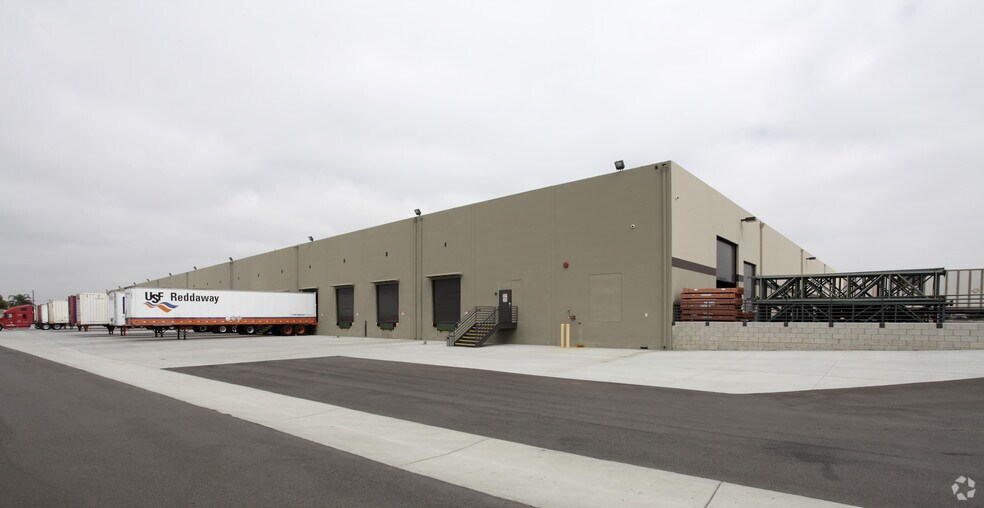 7300 Hazard Ave, Westminster, CA à louer - Photo de l’immeuble – Image 2 sur 4