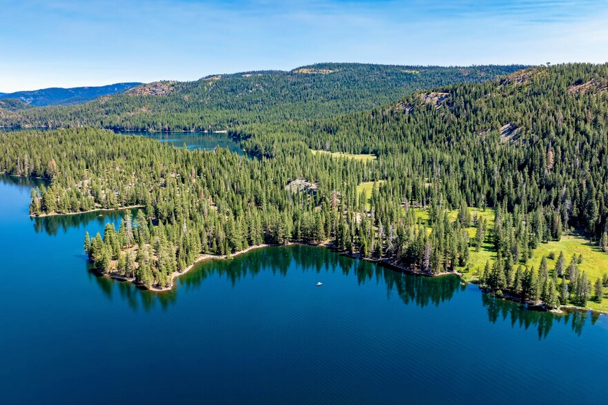 000 East Meadow Drive, Sierraville, CA à vendre - Aérien – Image 1 sur 15